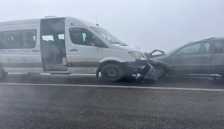 Pütürge’de minibüs ve otomobil kafa kafaya çarpıştı ; 1 yaralı