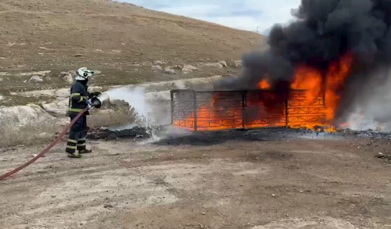 Petrol kuyusunda çıkan yangını itfaiye söndürdü