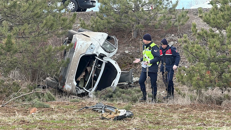 Otomobilden fırlayan yolcu öldü, sürücü yaralı