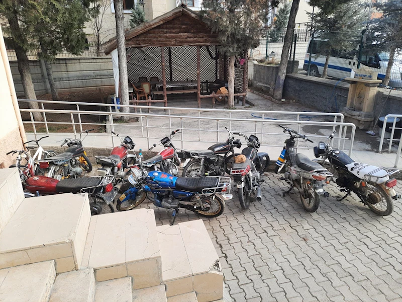 Şase ve motor numaraları kazınmış 8 motosiklete el konuldu