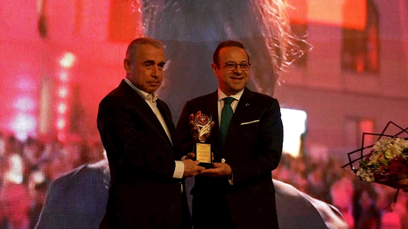 Çekya eski Büyükelçisi Egemen Bağış, yılın diplomatı ödülünü aldı