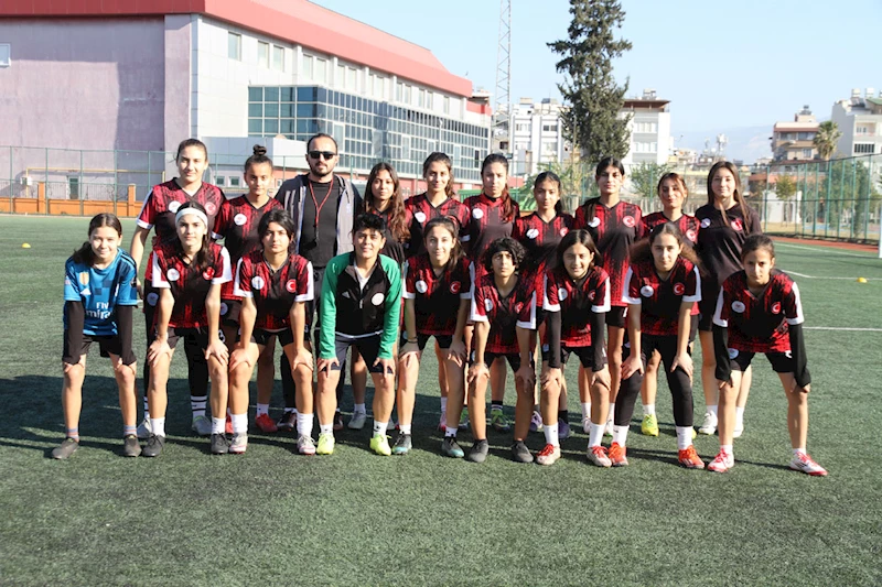 İskenderun Gençlik Merkezi Kadın Futbol Takımı, 3