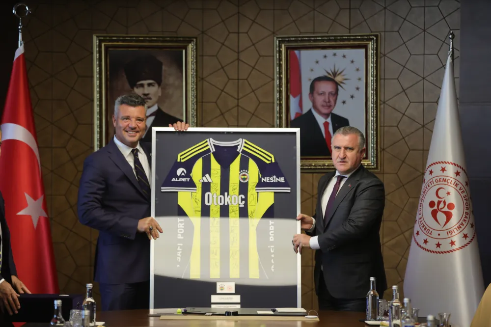 Bakan Bak, Fenerbahçe yönetimini kabul etti