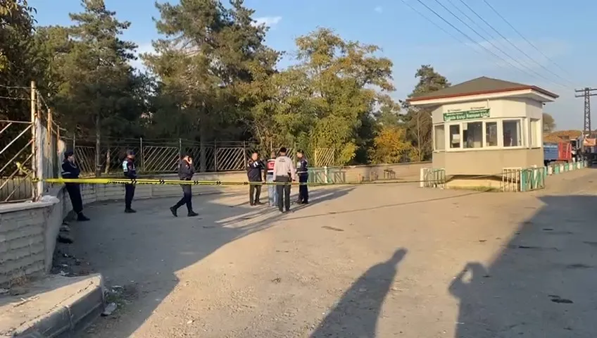 Elazığ’da fabrika önünde silahlı ve bıçaklı kavga: 3 yaralı