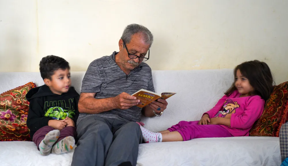 Evden tahliye kararı verilen dede ve 3 torununa yardım eli uzandı