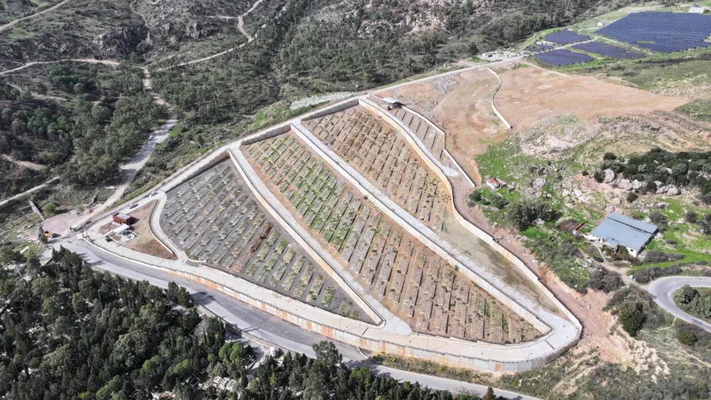 Örnekköy’de çift katlı mezarlık hizmete açılıyor