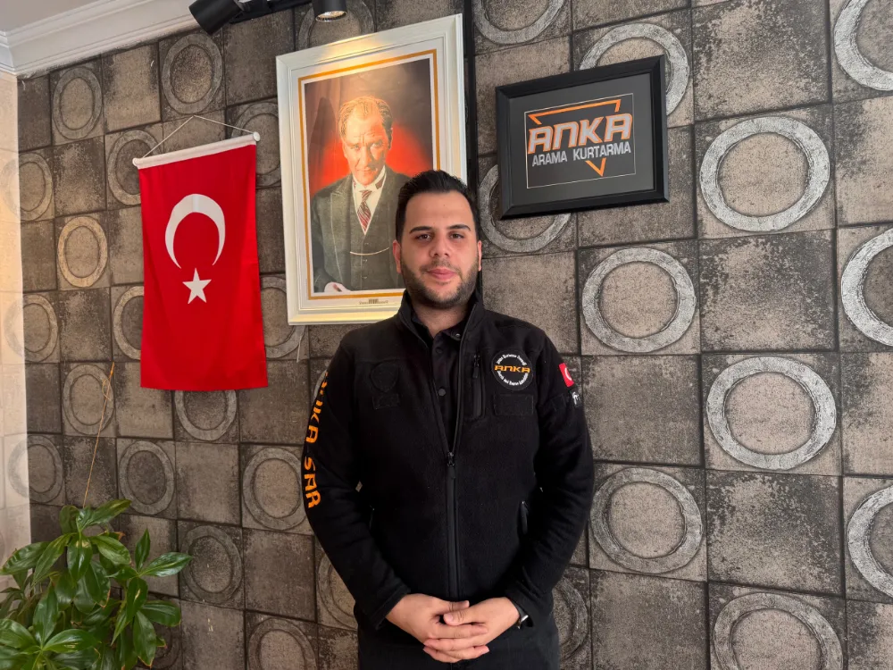 Depremde yakınlarını kaybeden Mertcan, arama kurtarma gönüllüsü oldu