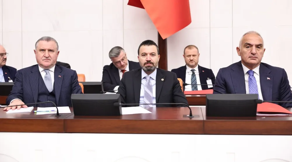 Bakan Ersoy: 2025 yıl sonu hedefimiz olan 64 milyar doları yakalayacağız