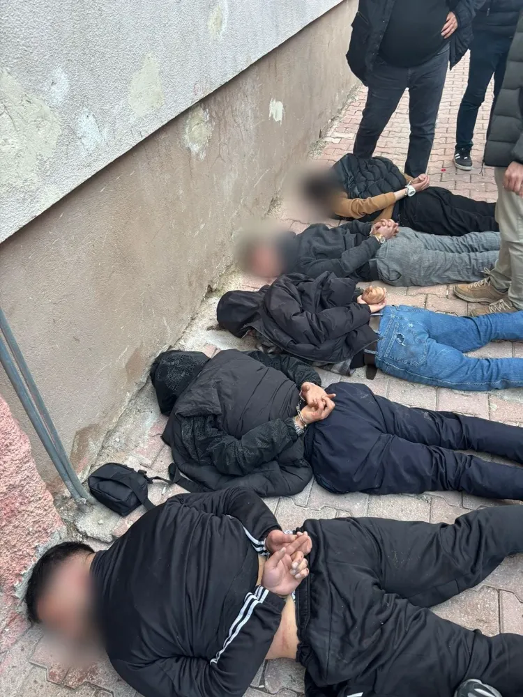 Eve yapılan baskında 1