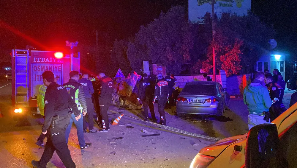 Osmaniye’de 3 aracın karıştığı zincirleme kazada 2 ölü, 7 yaralı