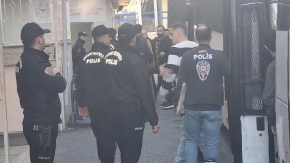  Futbolda bahis soruşturmasında gözaltına alınanlar sağlık kontorlüne getirildi