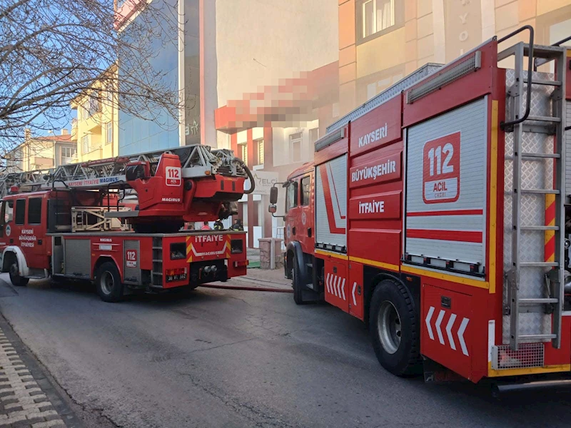 Kayseri’de 2 katlı iş yerinde yangın