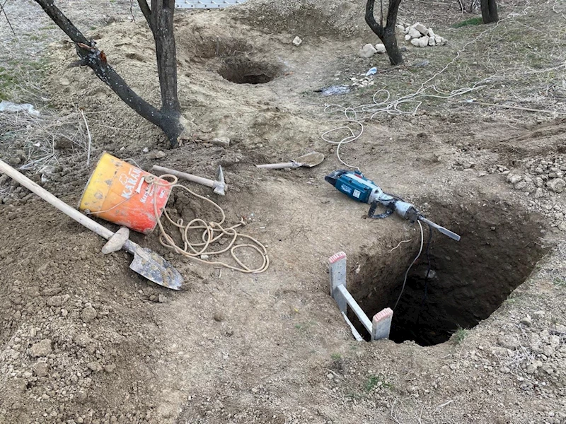 Elazığ’da, kaçak kazı yapan 3 kişi suçüstü yakalandı