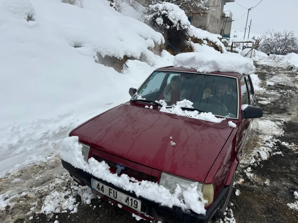 Battalgazi Belediyesi Karla Kapanan Yolu Açtı, Hamile Kadın Hastaneye Ulaştı