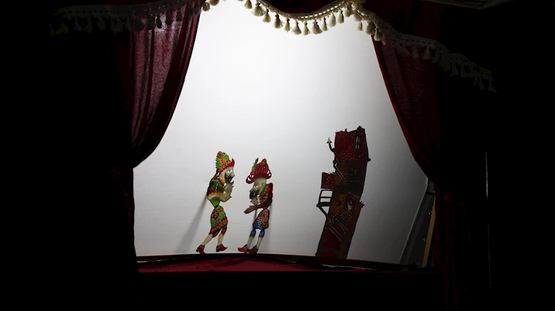 Karagöz ve Hacivat tasarruf için sahneye çıktı