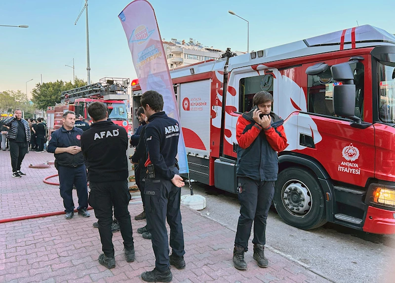 Restoran bacasındaki yangın korkuttu