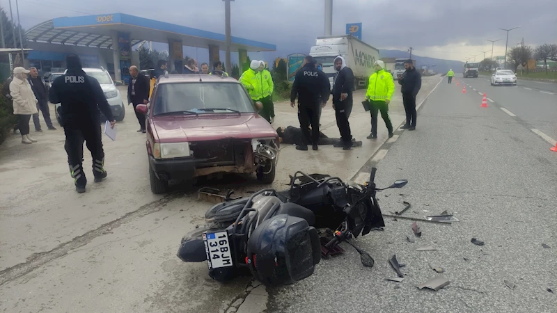 Otomobille çarpışan motosikletin sürücüsü yaralandı