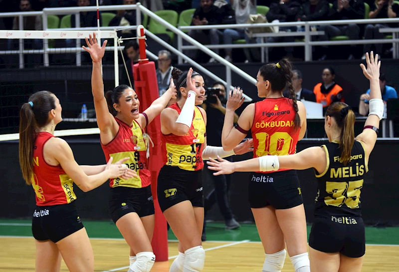 Göztepe ve Karşıyaka voleybolda evlerinde