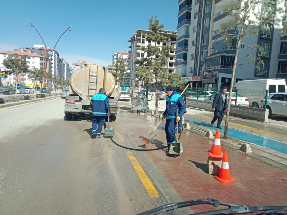 Battalgazi Belediyesi Çevre Temizliği Çalışmalarını Sürdürüyor