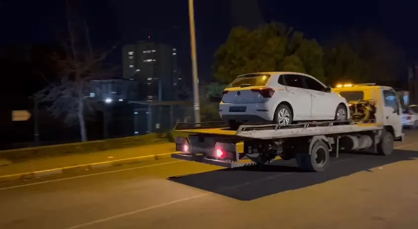 Polislerin şüphe edip aradığı araçta cephanelik çıktı 