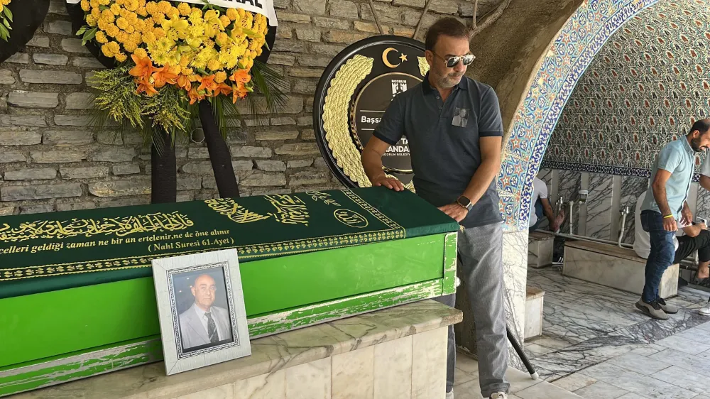 Ünlü Oyuncu Hakan Yılmaz,babasının acı haberini sette aldı