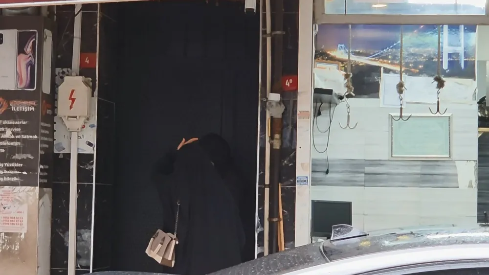 Ruhsatsız olduğu belirlenen 3 klinik ve muayenehane kapatıldı