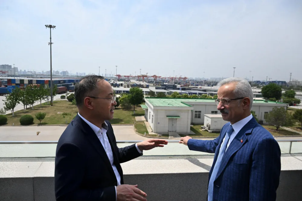 Bakan Uraloğlu, Şian Port Lojistik Merkezi’ni ziyaret etti