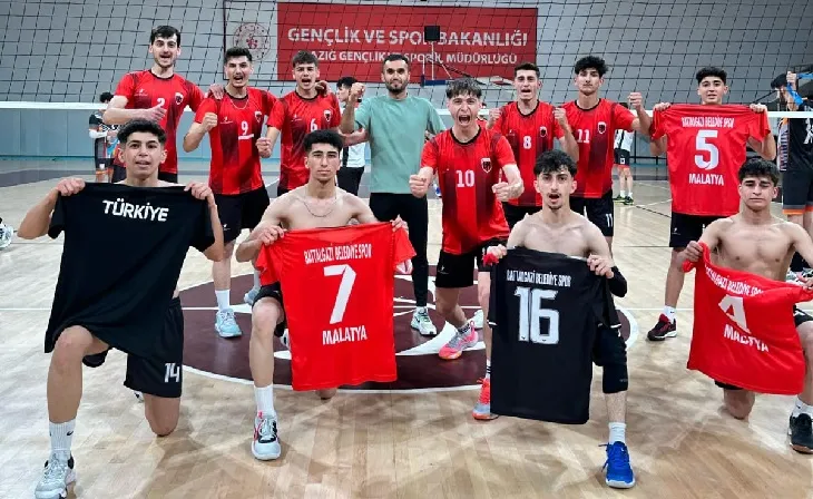 Battalgazi Belediyespor Voleybol Takımı, Türkiye Yarı Finallerine Galibiyetle Başladı.