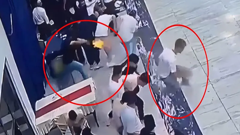 Siirt’te düğün salonunda 1 kişinin öldüğü silahlı saldırı anı kamerada