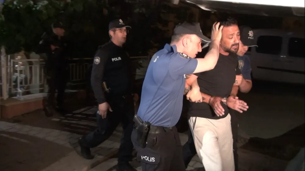 İki yıl önce kendisini tüfekle yaralayan husumetlisini tabancayla vurdu