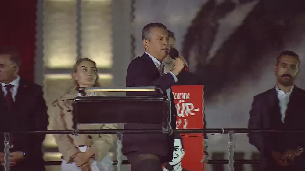 Özgür Özel ; İçeriden ve dışarıdan direncimizi kırmaya çalışıyorlar