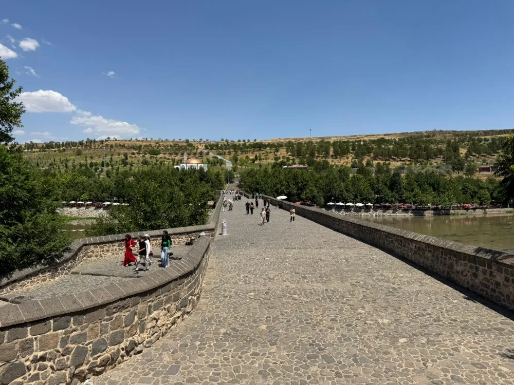 Diyarbakır’da hava sıcaklığı 45 dereceyi geçince tarihi mekanlar boş kaldı