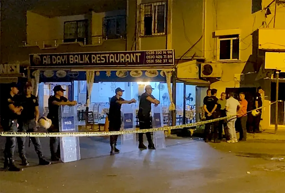 Restoranda silahlı ve bıçaklı ‘hesap’ kavgası; 1