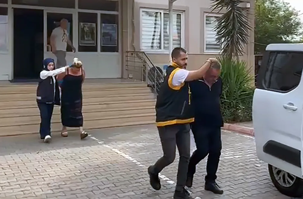 Haraç vermeyen emlakçının iş yerini kurşunlatan kişi,kuzeni çıktı