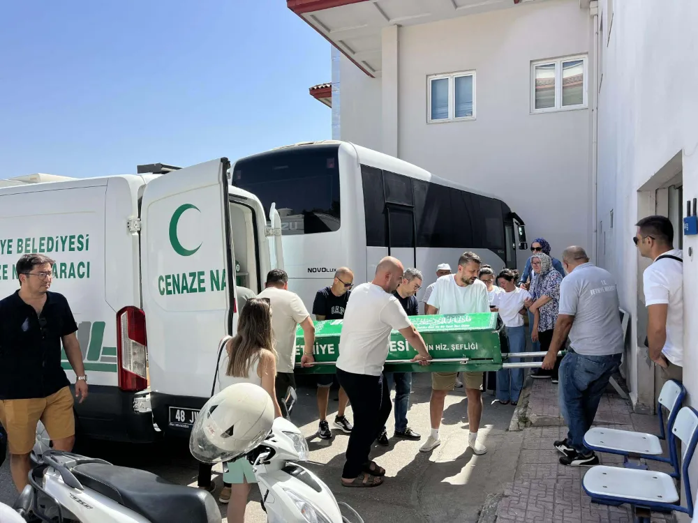 Havuzda yüzerken fenalaşan adam hayatını kaybetti