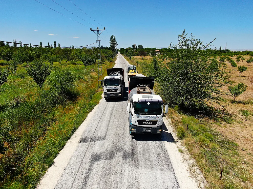Malatya B.B. İlçelerde yol çalışmalarını aralıksız sürdürüyor