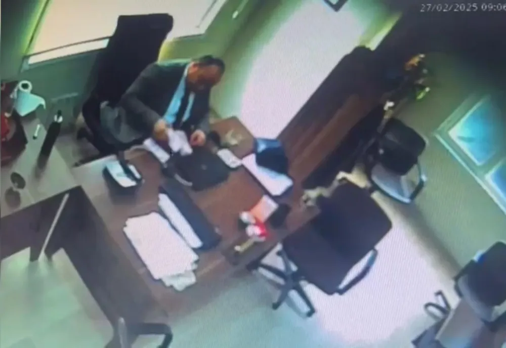  Beylikdüzü’nde 18 vergi müfettişi tutuklandı,rüşvet pazarlığı kamerada