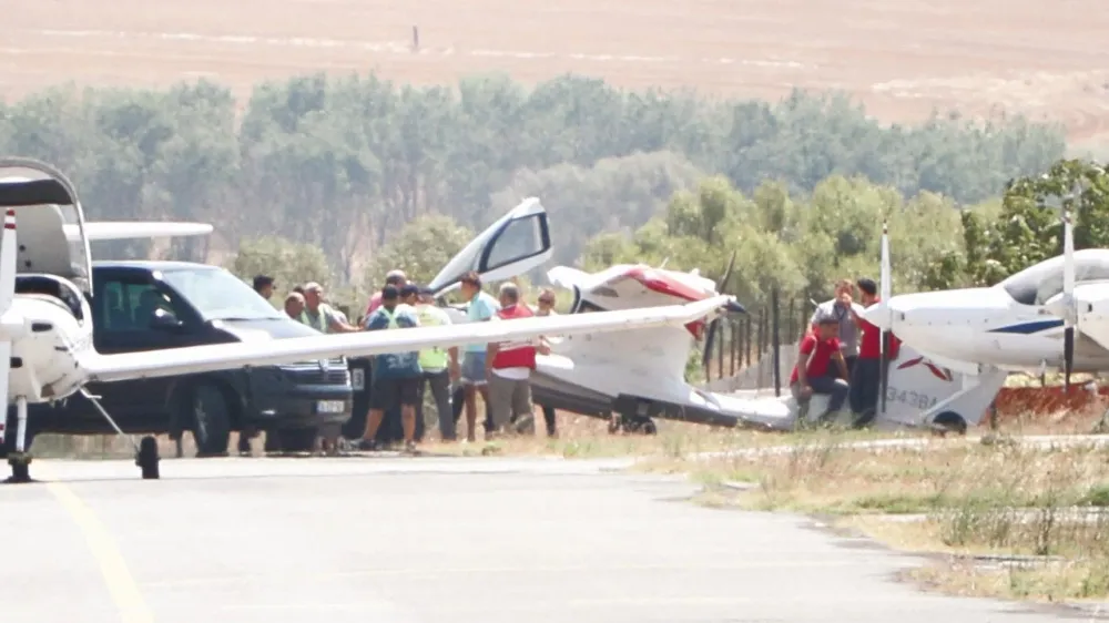 Ön dikmesinde arıza olan uçak Hezarfen Havalimanı’na iniş yaptı