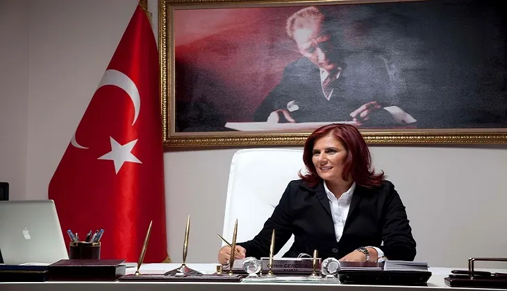Özlem Çerçioğlu, ve 3 belediye başkanı CHP