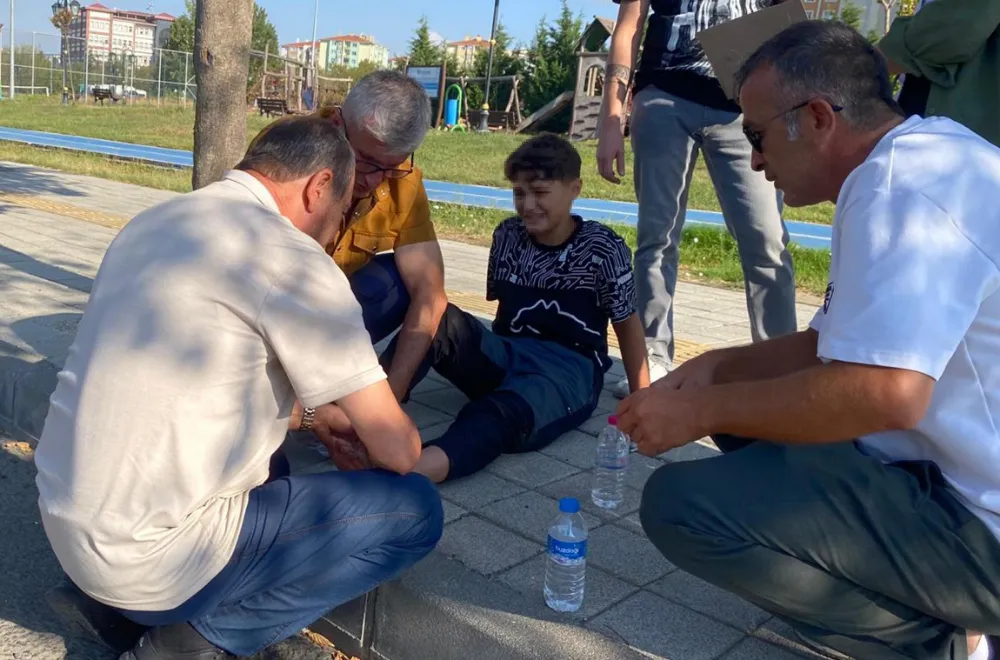 Yaya geçidinde otomobilin çarptığı bisikletli çocuk yaralandı