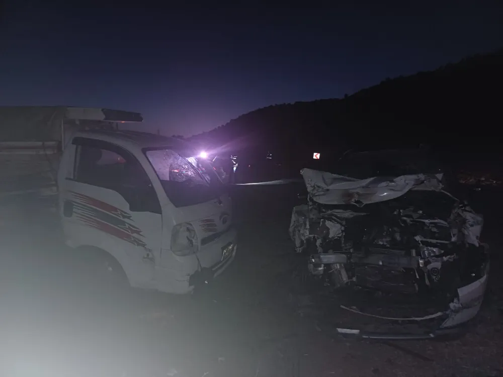 Ankara’da otomobil ile kamyonet çarpıştı: 3