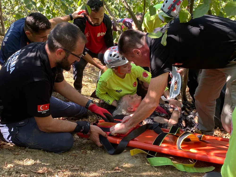 Düzce’de kaybolan 81 yaşındaki kadın, 53 saat sonra yarı baygın bulundu