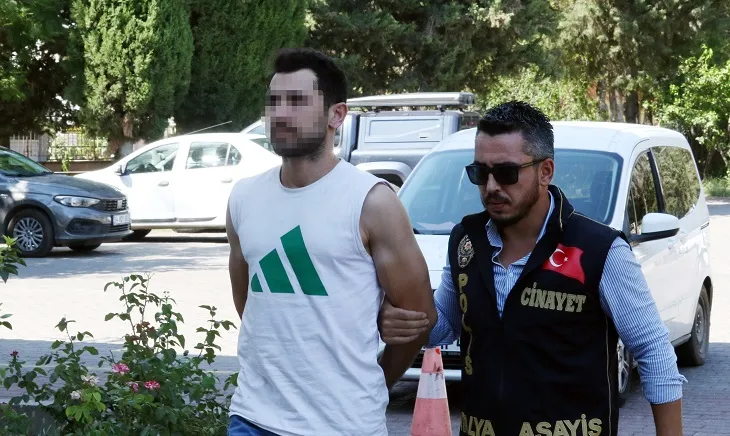 İş yerine çöküp  kendisinden haraç isteyenlere ateş açtı ; 1 ölü, 1 yaralı 