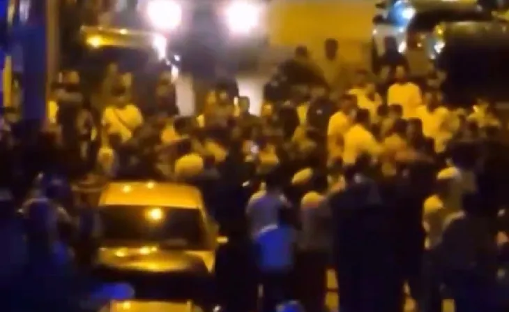 Çocukların tartışmasına aileler dahil olunca ortalık savaş alanına döndü