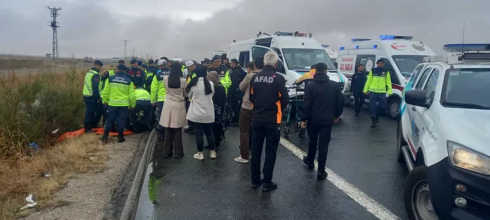 Aksaray’da otoyolda kaza: 2 asker şehit, 1 sivil öldü, 3 yaralı