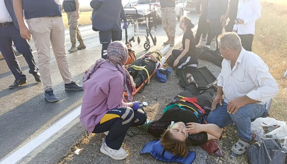 Gaziantep’te otomobil şarampole devrildi : 4 yaralı