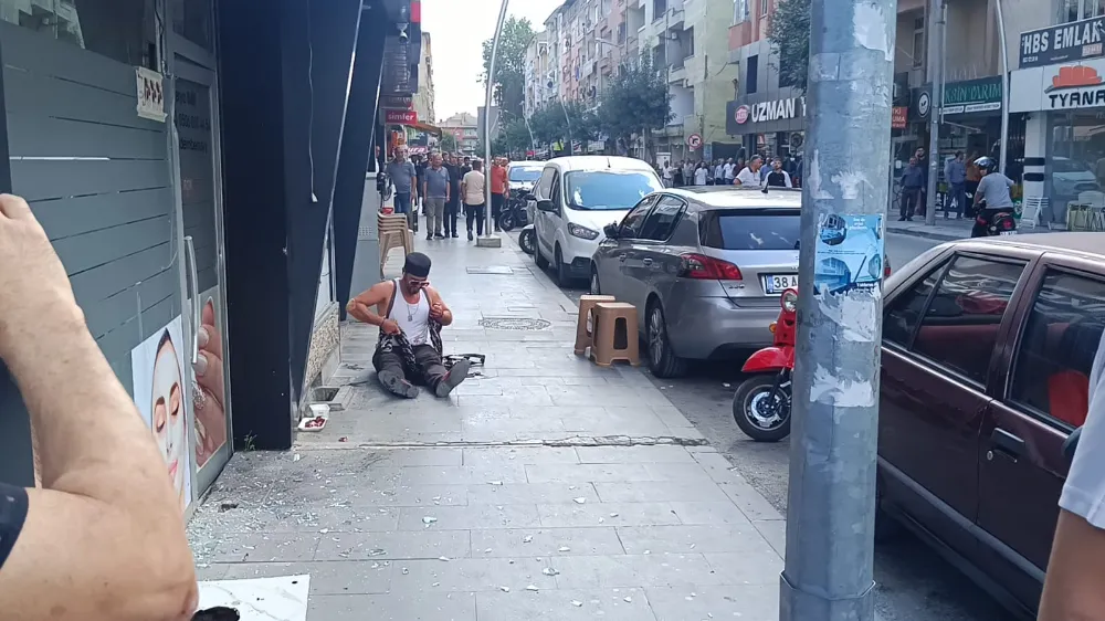 Kasabın vurduğu güzellik merkezi sahibi, kıyafetini parçalayıp yarasına tampon yaptı