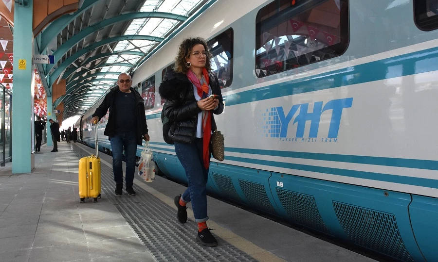 Ankara-Sivas Yüksek Hızlı Treni, ilk ücretsiz seferini yaptı