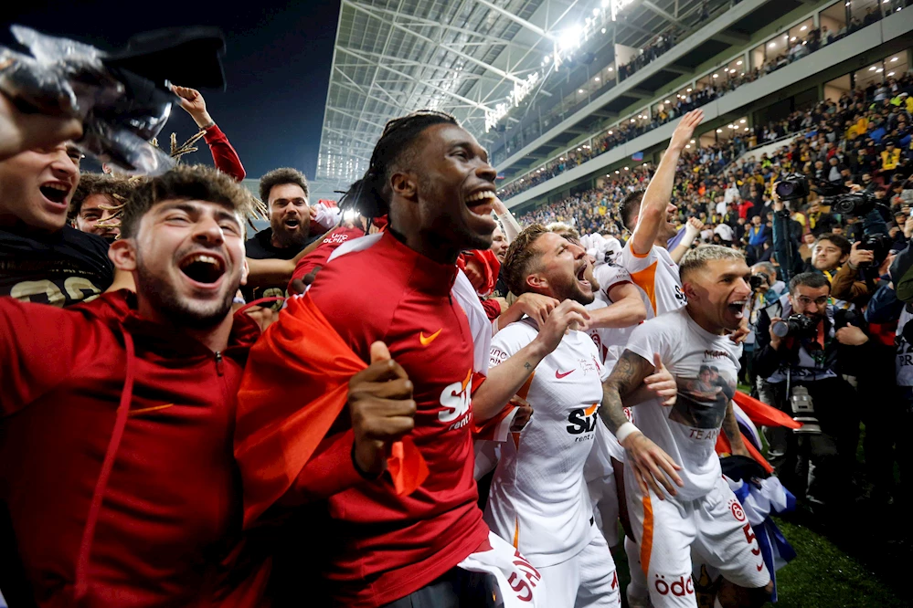 Yüzüncü Yılın Şampiyonu Galatasaray